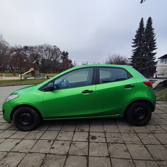 Mazda 2 benzín rok 2011 - 2