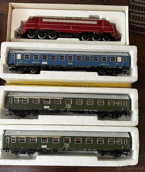 Železnice HO - vláčky, domečky, koleje - 2