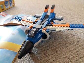 Prodám LEGO creator 31086 a 31008 - 2