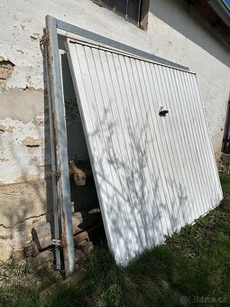 Garážová vrata výklopná - 2