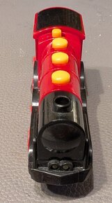 Brio - Mohutná elektrická červená lokomotiva 529 se světly
- 2