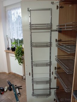 Drátěný program do kuchyňské skříně - 2