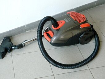 Vysavač ECG - 1400W - 2