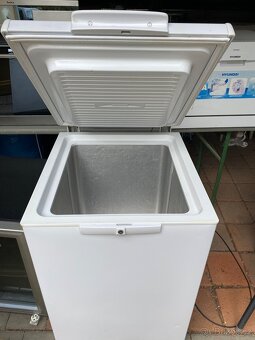 Plutovy mrazák - 2