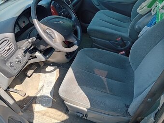 Chrysler Voyager - 2