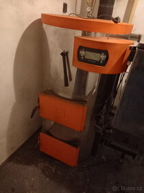 Kotel na peletky a uhlí s automatickým podavačem DOTACE - 2
