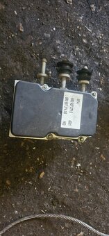 Jednotka abs skoda vw 6R0614117K 6R0907379S - 2