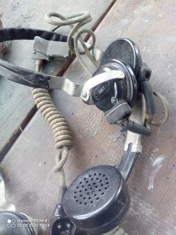 Sluchátka s mikrofonem spojaři. - 2