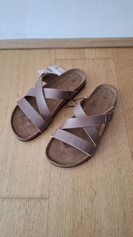Dámské sandály/pantofle - 2