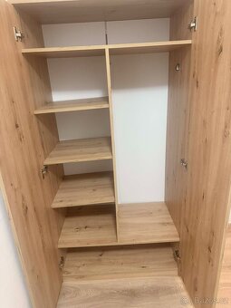 Šatní skříň - 2