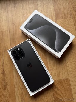 Apple iPhone 15 Pro Max 256GB černý - 2