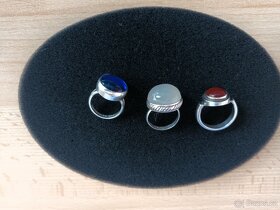Prodám stříbrné prsteny s kameny - 2