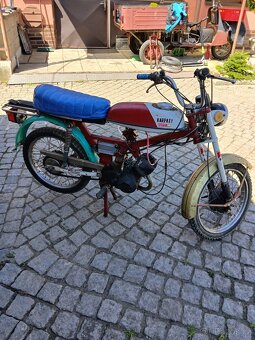 Moped Verhivina 50,pojizdny 5000kc - 2