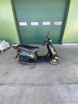 Skútr Piaggio SKR 125 - 2