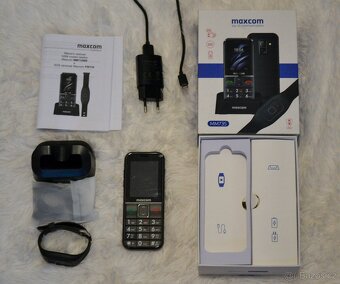 MaxCom Comfort MM735 Black + SOS náramek - 2