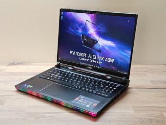 16" 240HZ 2K_MSI RAIDER GE68HX_i9-14900HX_32GB_RTX 4060 8GB - 2