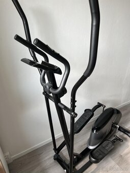 Elipticky trenazer HouseFit Motio 20 - 2