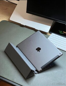 iPad 10.2" 32GB + Folio Keyboard - 2