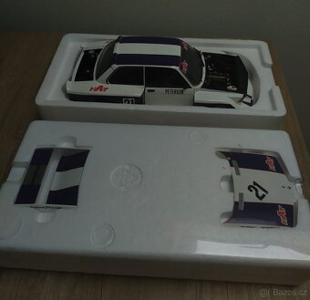 Minichamps 1:18 BMW - 2
