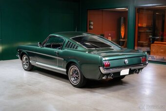 Ford Mustang Fastback z roku 1966 - 2