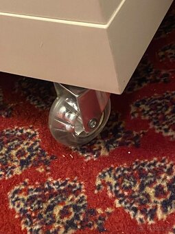 ODKLÁDACÍ STOLEK NA KOLEČKÁCH IKEA - 2