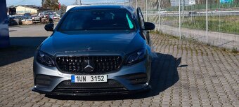Mercedes Benz E 220d (bourané) - 2