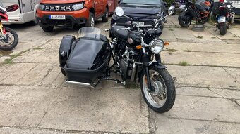 Royal Enfield Interceptor - 2