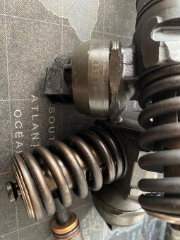 Vstřikovače 038130073bn 1.9tdi bls 77kw - 2