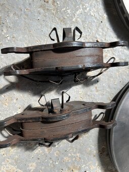 nové přední brzdy ford focus 1 - 2