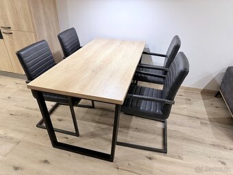 Jídelní stůl a židle - 2