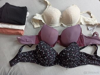 Kojící tílka a podprsenky - 2