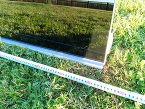 Zrcadlová stěna ze šatní skříně - 2