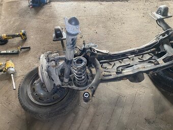 ZADNÍ NÁPRAVA SUPERB III - 2