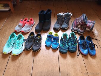 Dětské oblečení a boty, pro děti 3-12 let, víc než 150 kusů - 2