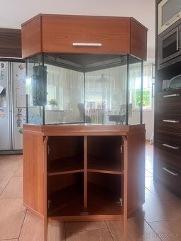 Rohové akvárium - 2