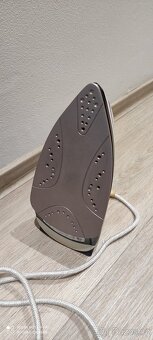 Napařovací žehlička Russell Hobbs - 2