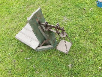 Prodám starou váhu decimálku - 2