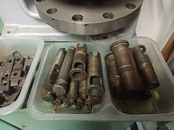 Rucni dérovaci lis. - 2