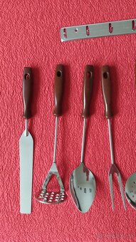 RETRO KUCHYŇSKÉ POMŮCKY - 2