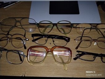 34 ks brýlí retro, Balmain, a další + díly - 2