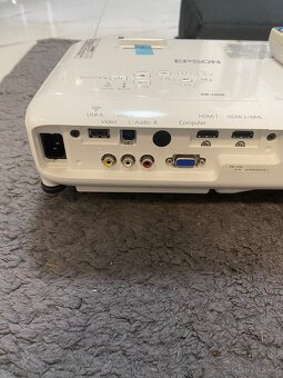 Projektor Epson EB-U04 - 2