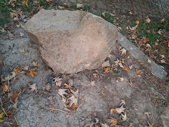 Prodám solitérní kameny do zahrady - 2