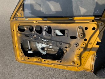 BMW e30 Sedan - přední dveře L+P - 2