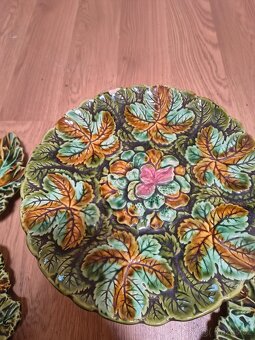 Nástolec s talířky - 2