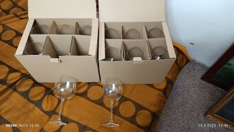 Dvě krabice sklenic na vino - 2