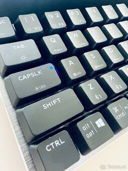 Herní klávesnice Cooler Master SK622 - bezdrátová - 2