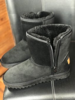 UGG - 2