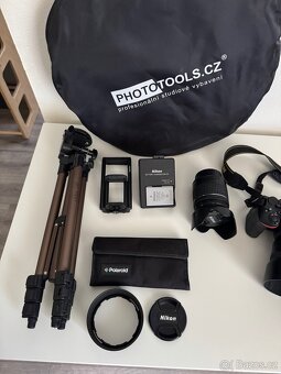 Nikon D5600 + 2 objektivy + příslušenství - 2