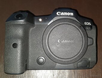 Prodám bezzrcadlovku Canon EOS R5 - v pěkném málo používaném - 2