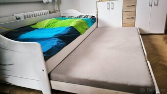 výsuvná 2 lůžková postel z masívu borovice s matracemi - 2